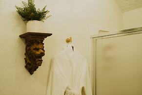 Landoll's Mohican Castle