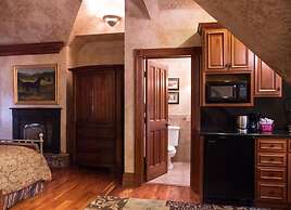 Landoll's Mohican Castle