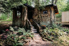 Landoll's Mohican Castle