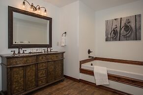 Landoll's Mohican Castle