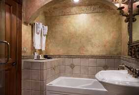 Landoll's Mohican Castle