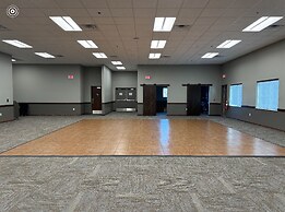 Cardinal Inn & Event Center