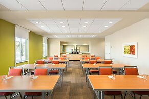 Home2 Suites by Hilton Farmington/Bloomfield