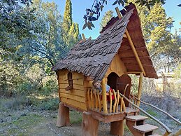 Hotel Les Cabanes Dans Les Bois
