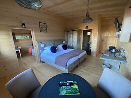 Hotel Les Cabanes Dans Les Bois