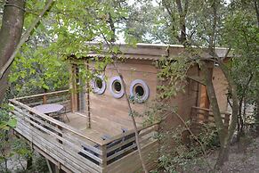 Hotel Les Cabanes Dans Les Bois