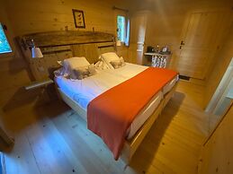 Hotel Les Cabanes Dans Les Bois