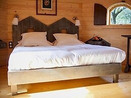 Hotel Les Cabanes Dans Les Bois