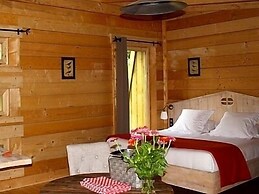 Hotel Les Cabanes Dans Les Bois
