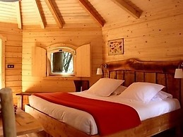 Hotel Les Cabanes Dans Les Bois