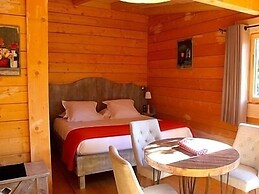 Hotel Les Cabanes Dans Les Bois
