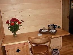 Hotel Les Cabanes Dans Les Bois