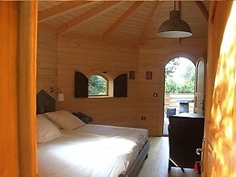 Hotel Les Cabanes Dans Les Bois