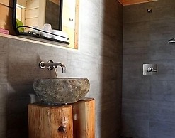 Hotel Les Cabanes Dans Les Bois