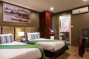 Ratchada Point Hotel