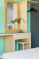 Ratchada Point Hotel