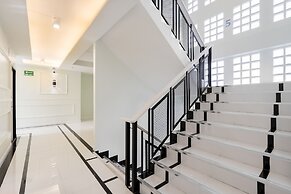 Ratchada Point Hotel