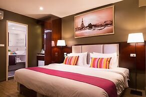 Ratchada Point Hotel