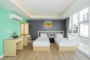 Ratchada Point Hotel