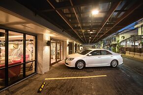 Ratchada Point Hotel