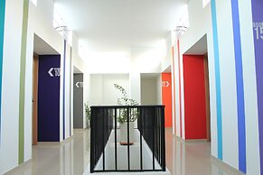 Color Hostel