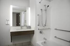 Holiday Inn Express & Suites Pittsburgh North Shore by IHG