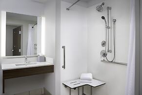 Holiday Inn Express & Suites Pittsburgh North Shore by IHG