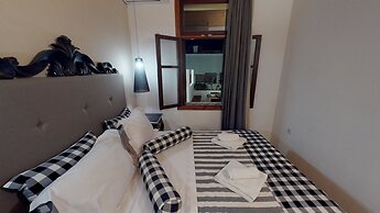 Porto Enetiko Suites