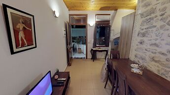 Porto Enetiko Suites