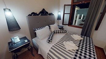 Porto Enetiko Suites