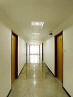 OYO 381 Hotel Sybaritic Suites Gachibowli