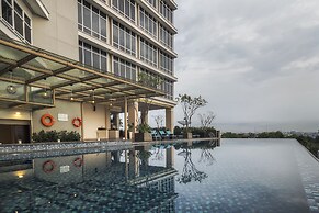 Grand Mercure Solo Baru