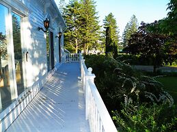 Homeport Inn and Tavern