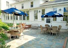 Homeport Inn and Tavern