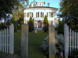 Homeport Inn and Tavern