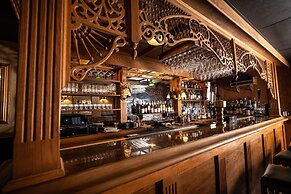Homeport Inn and Tavern