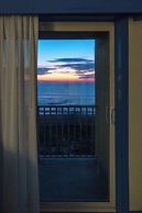 Surf Side Hotel
