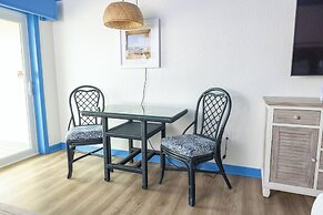 Surf Side Hotel