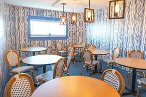 Surf Side Hotel