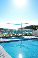 Surf Side Hotel
