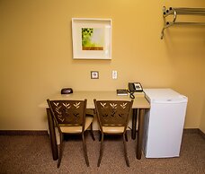 Refresh Inn & Suites