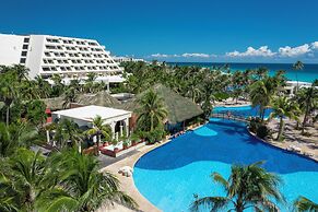 The Pyramid Cancun By Oasis - All Inclusive