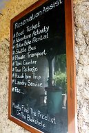 Louto Dmell Guesthouse & Villa