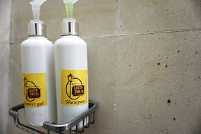 Louto Dmell Guesthouse & Villa