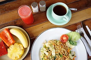 Louto Dmell Guesthouse & Villa