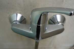 Louto Dmell Guesthouse & Villa