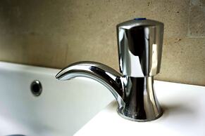 Louto Dmell Guesthouse & Villa