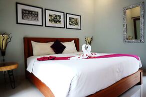 Louto Dmell Guesthouse & Villa