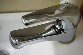 Louto Dmell Guesthouse & Villa