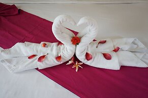 Louto Dmell Guesthouse & Villa